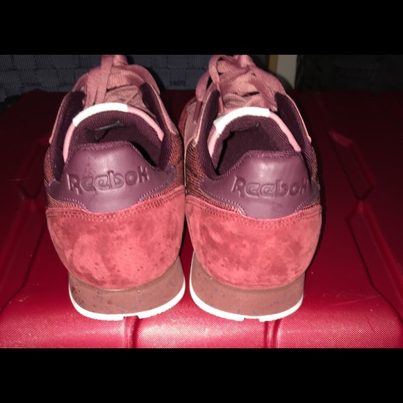 Size 11 Reebok classics - Picture 2 of 4